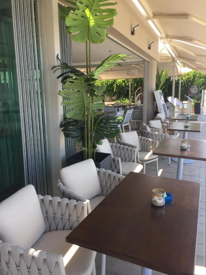 Princess Irini Sea Front Aparthotel Rethymno Exteriör bild