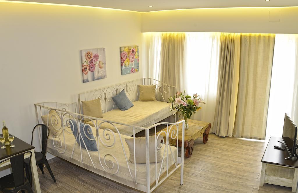 Princess Irini Sea Front Aparthotel Rethymno Exteriör bild